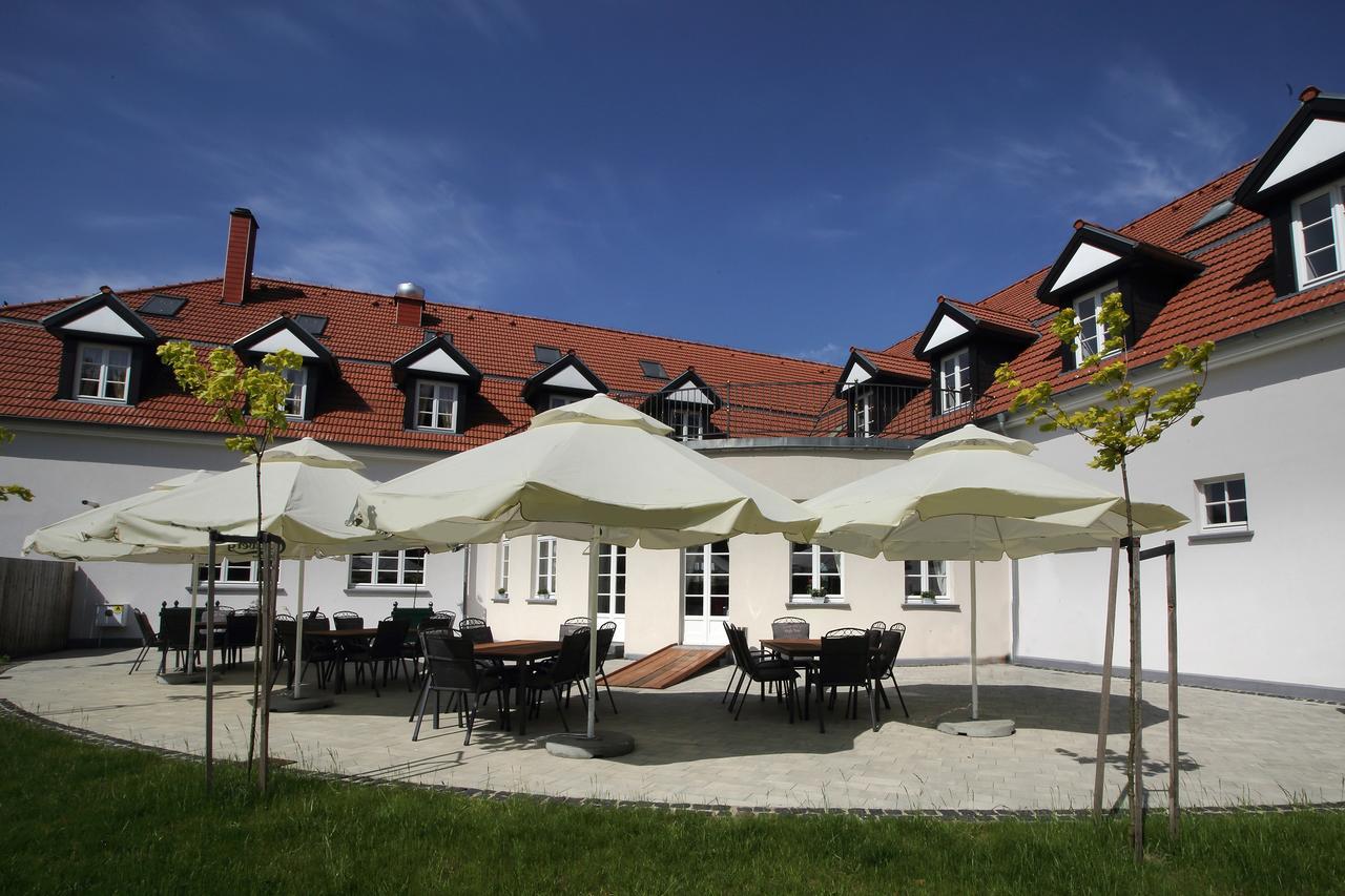 Palac I Folwark Nemino Sierakowice  Exterior photo