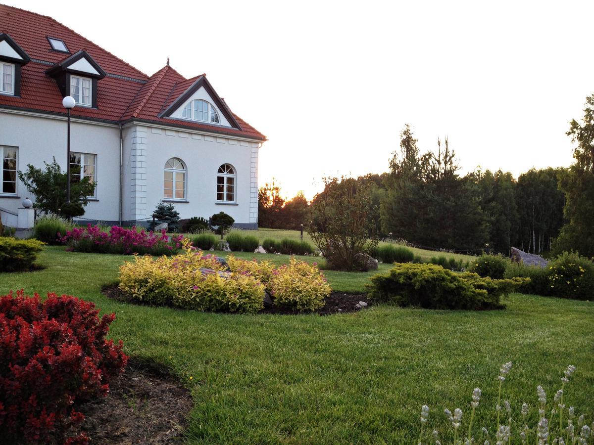 Palac I Folwark Nemino Sierakowice  Exterior photo